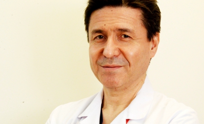 Memorial Hizmet Hastanesi Kalp ve Damar Cerrahisi Bölüm Başkanı Prof. Dr. Harun Arbatlı