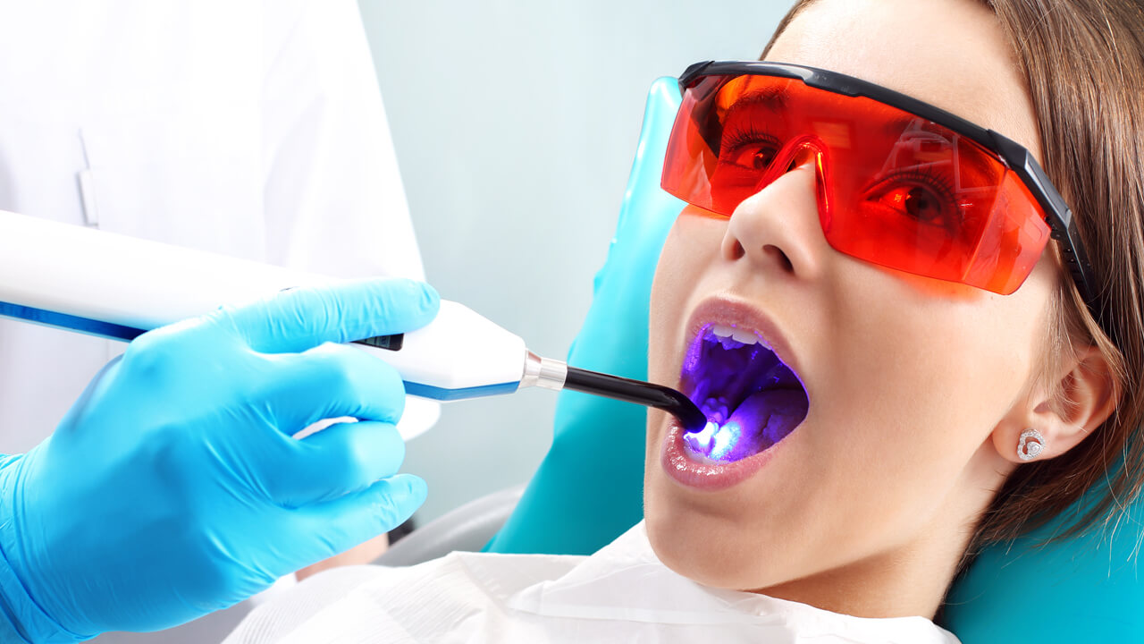 Поддесневые отложения зубной камень. Гингивэктомия пародонтит. Профгигиена (ультразвук + air-flow). Профессиональная гигиена полости рта. Профгигиена полости рта с аэр флоу.