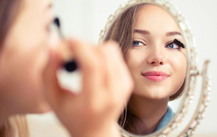 Göz makyajı yaparken dikkat ! 1