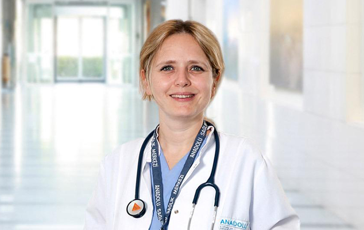 Kadın Hastalıkları ve Doğum Uzmanı Dr. Zeynep Yılmaz