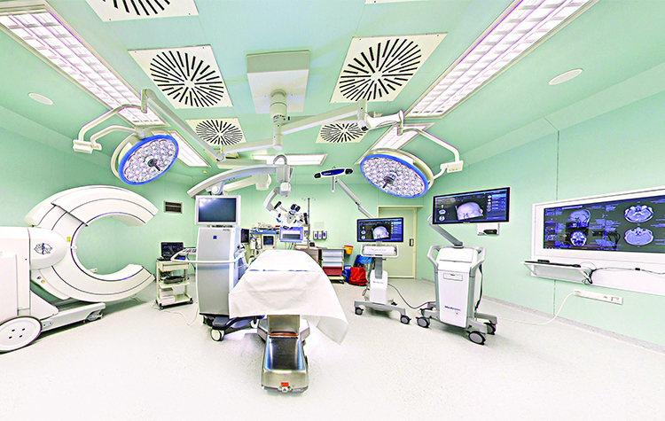 Omurilik tümörlerinde mikroskop ve mikrocerrahi yüz güldürüyor 7