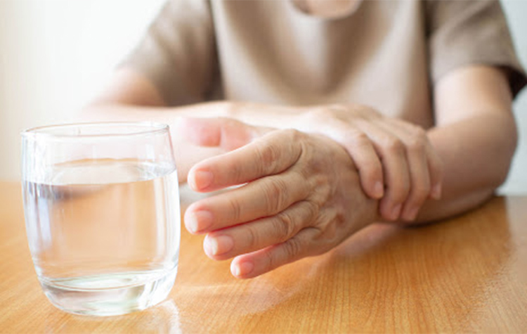 Titreme Hastalığı ( Esansiyel Tremor ) 8