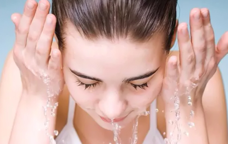 Yüzü her gün suyla yıkamak yeterli değil 6