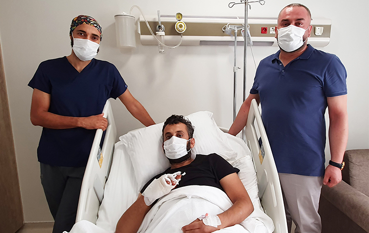 Parmakları kopan işçiye Op. Dr. Erbaş’tan başarılı operasyon 6