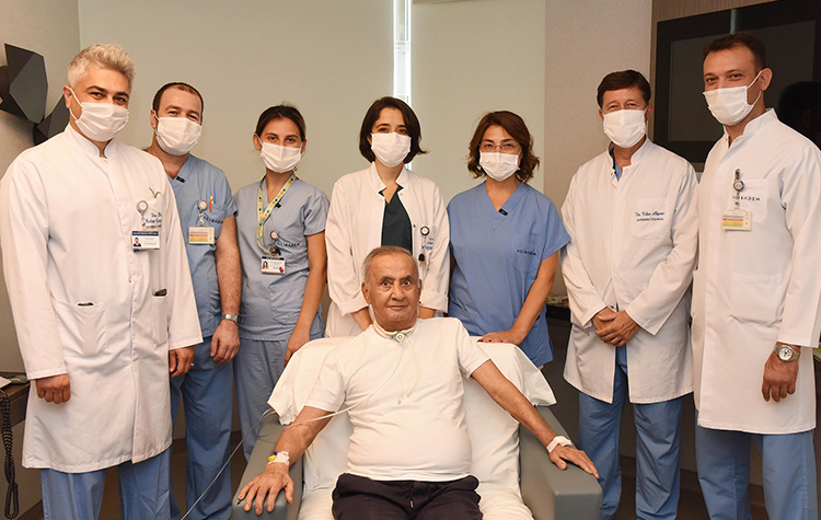 73 yaşındaki Covid-19 hastası 130 gün yoğun bakımda kaldı 5,5 ay sonra taburcu oldu! 6