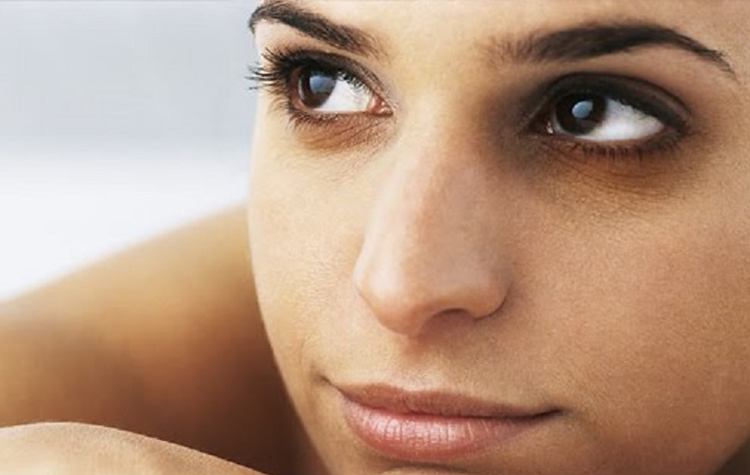 Göz çevresi ışık dolgusu ile aydınlanıyor ! 7