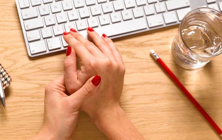 Uzun süreli bilgisayar kullanımı karpal tünel sendromuna neden oluyor 7