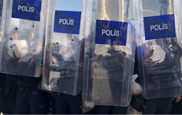 Sağlıkçıların Protestosuna Polis Engeli 6