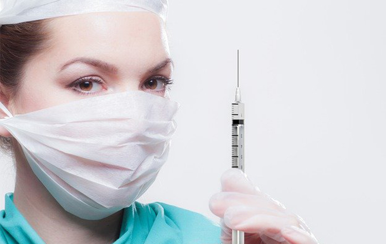 COVID-19 Aşılama Takviminde Kanser Hastalarına Öncelik Verilmeli 6