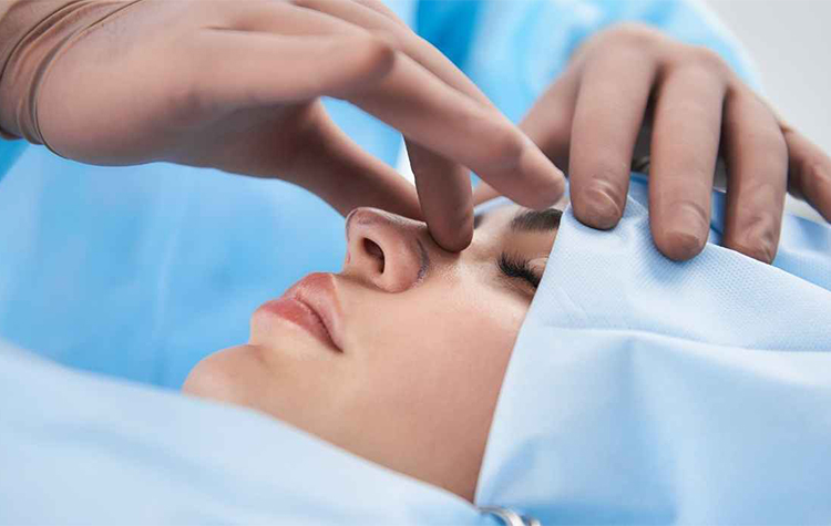 Burun Dolgusu mu Yoksa Burun Estetiği Ameliyatı mı? 7