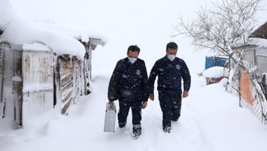 Sağlıkçılar hastalara ulaşmak için kar kış dinlemedi 1
