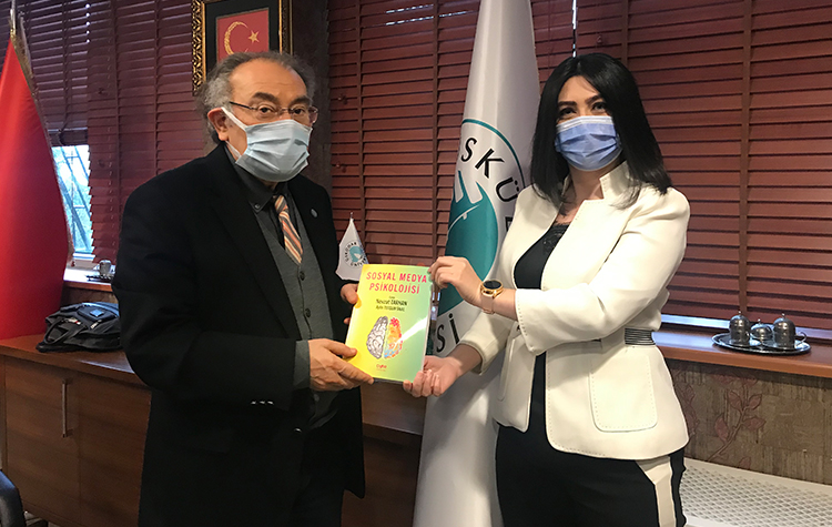 “Sosyal Medya Psikolojisi” kitabı okuyucusuyla buluştu 6