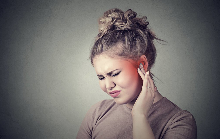 Kulağınızdaki ağrının nedeninin gırtlak kanseri belirtisi olabileceğini biliyor muydunuz? 7