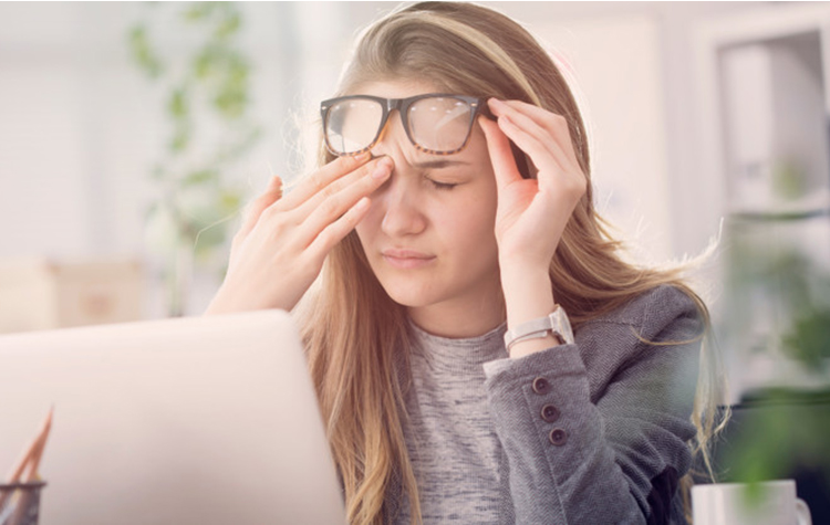 Gözde alerji mevsimi başladı, kaşımayın 6