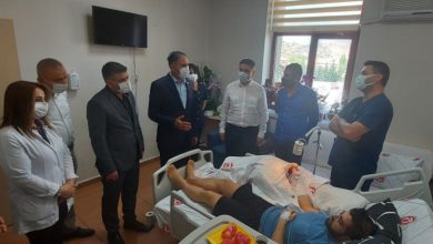Parmakları kesilen Doktor Ertan İskender’e Geçmiş olsun ziyareti 2
