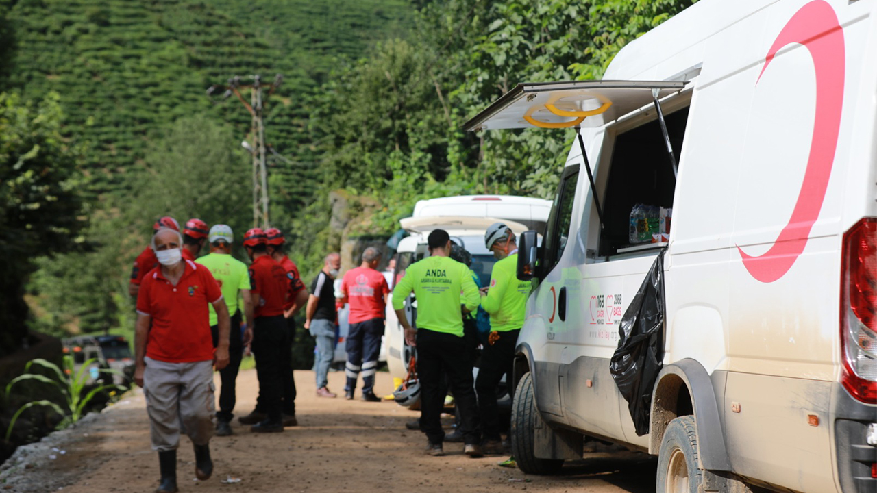Kızılay’ın sel mağdurlarına yardımları sürüyor 12