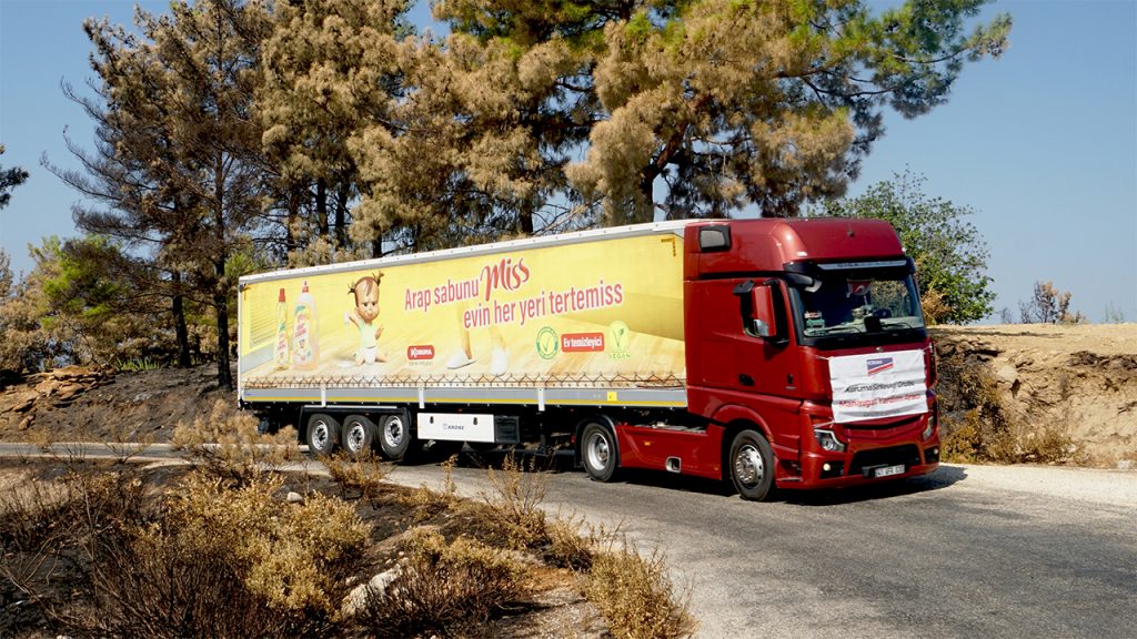 Yangında evlerini kaybeden aileler yaralarını sarıyor 2