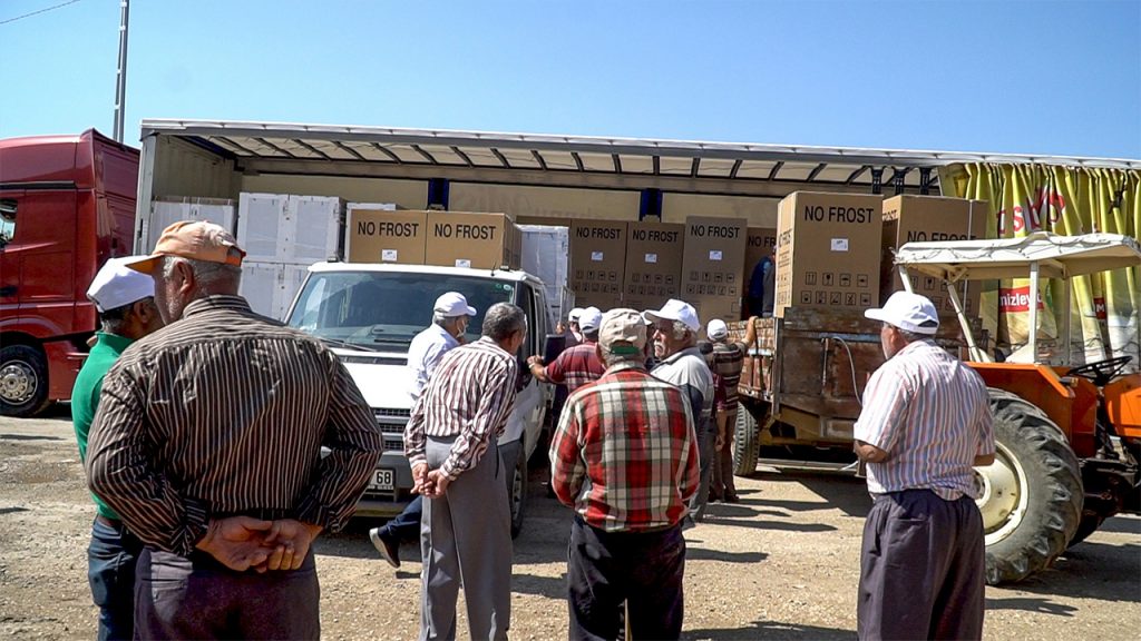 Yangında evlerini kaybeden aileler yaralarını sarıyor 3