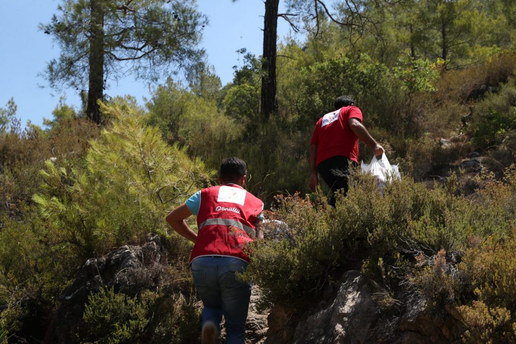 Yangınzedelere kızılay ekiplerinden mobilize yardım 12