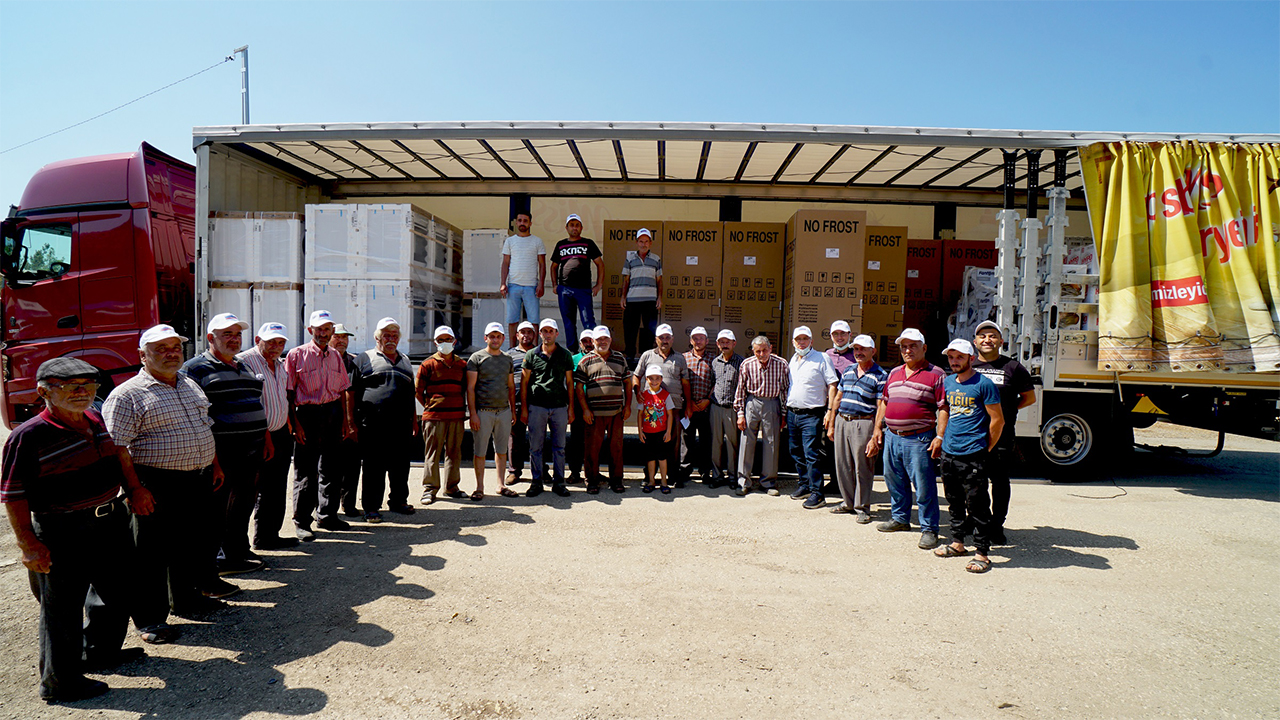 Yangında evlerini kaybeden aileler yaralarını sarıyor 9