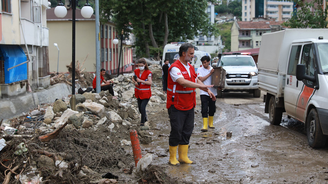 Kızılay tüm imkanlarıyla seferber oldu 14