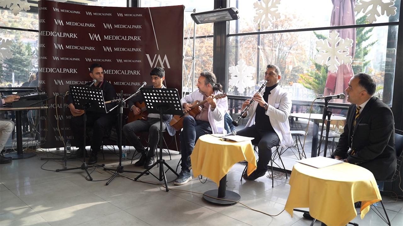 Onkoloji Hastalarına Hastanede Moral konseri 6