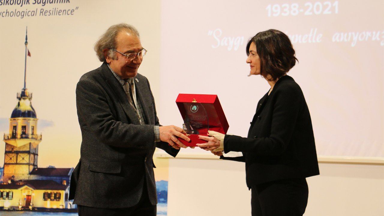 Prof. Dr. Nevzat Tarhan: “Pozitif psikoterapi yara açmadan tedavi metodudur” 7