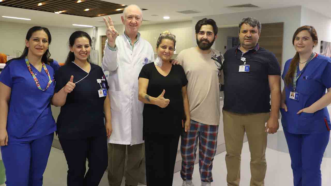 Ukrayna’daki Savaştan Kaçtı, Annesine Böbreğini Bağışladı! 7