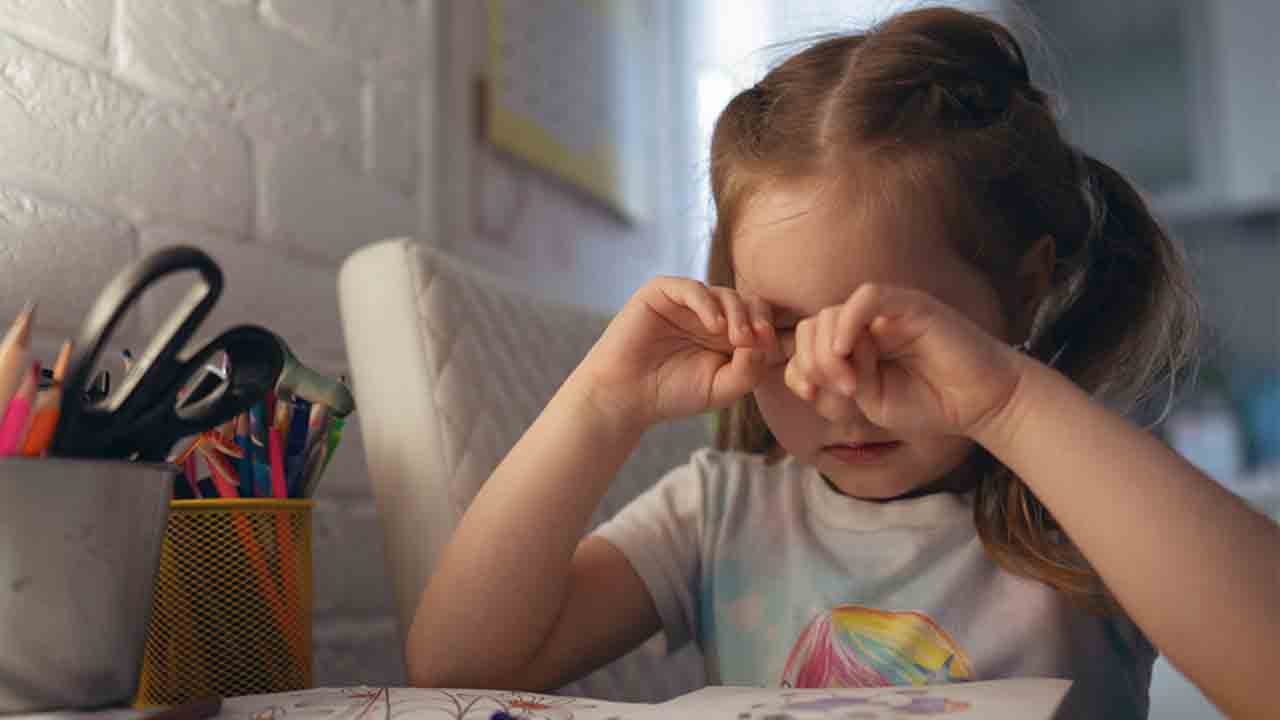 Gözleri ovuşturmak enfeksiyona yol açabilir 7