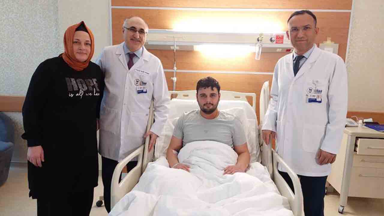 29 yaşındaki Hüseyin, kırık dişi yüzünden dil kanseri oldu 8