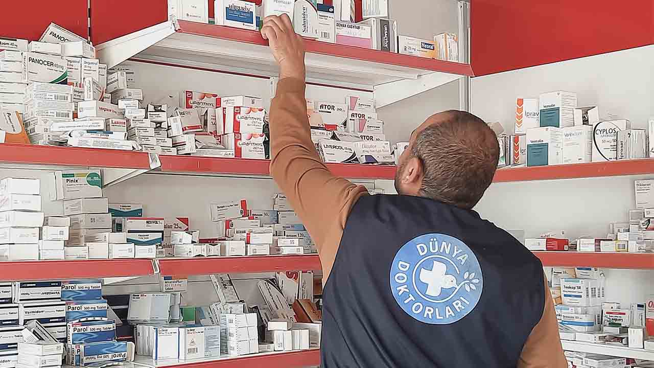 Dünya Çapındaki Doktorlar, Afet Mağdurlarına yardım etmeye devam ediyor 6