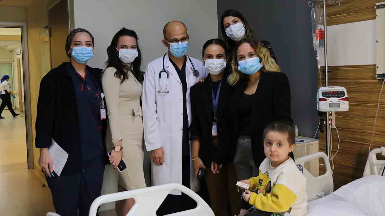 Tedavi Gören Çocuklar aldıkları hediyelerle mutlu oldu 6