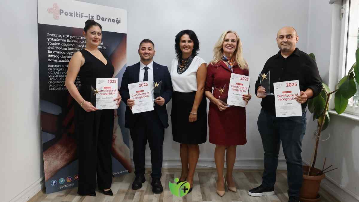 HIV ile yaşayan bireylere yönelik ayrımcılıkla mücadele eden sağlık çalışanları ödül aldı 6